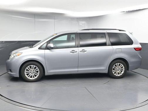 2016 Toyota Sienna XLE Premium