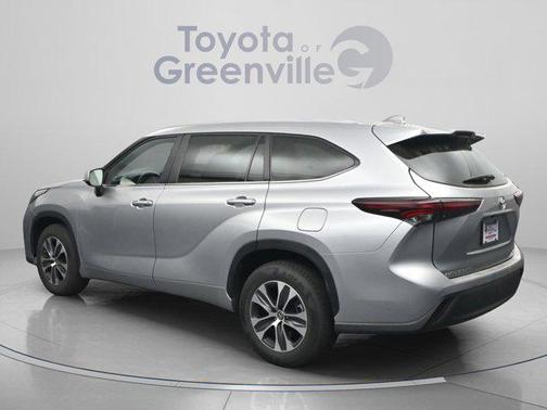 Celestial Silver Metallic 2024 Toyota Highlander LE