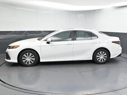 2024 Toyota Camry Hybrid LE