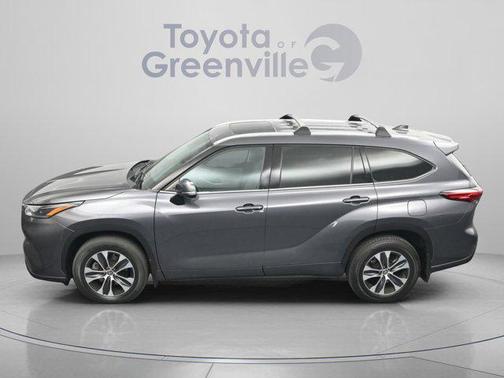 Magnetic Gray Metallic 2021 Toyota Highlander XLE