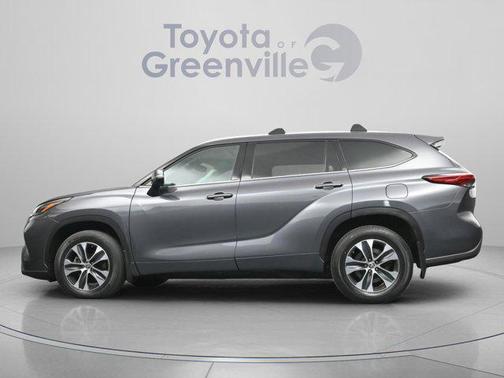 Magnetic Gray Metallic 2021 Toyota Highlander XLE