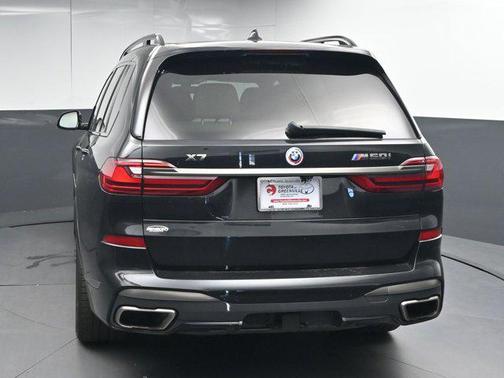 2022 BMW X7 M50i