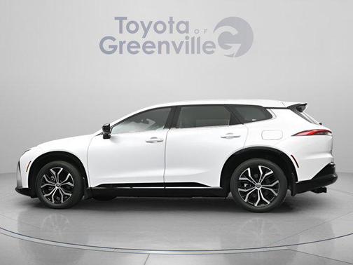 2025 Toyota Crown Signia XLE