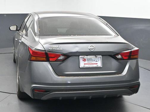 2022 Nissan Altima S FWD