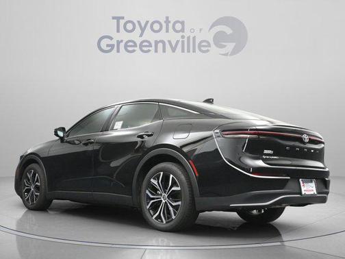 Black 2025 Toyota Crown XLE