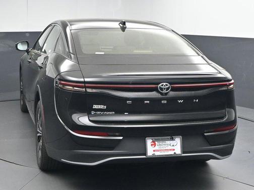 2025 Toyota Crown XLE