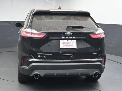 Agate Black Metallic 2024 Ford Edge Titanium