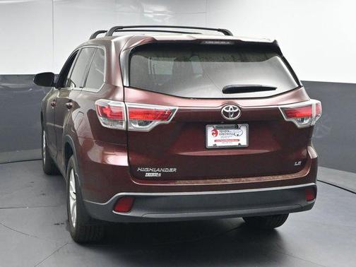 Ooh La La Rouge Mica 2015 Toyota Highlander LE