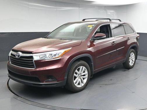 Ooh La La Rouge Mica 2015 Toyota Highlander LE