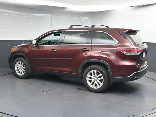 Ooh La La Rouge Mica 2015 Toyota Highlander LE