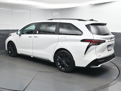 2025 Toyota Sienna XSE 7 Passenger