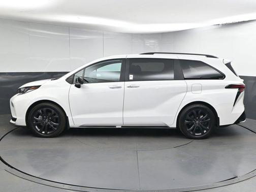 2025 Toyota Sienna XSE 7 Passenger