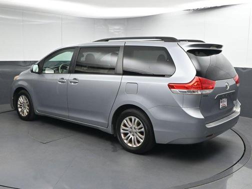 2014 Toyota Sienna XLE