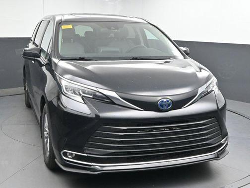 2023 Toyota Sienna XLE 7 Passenger