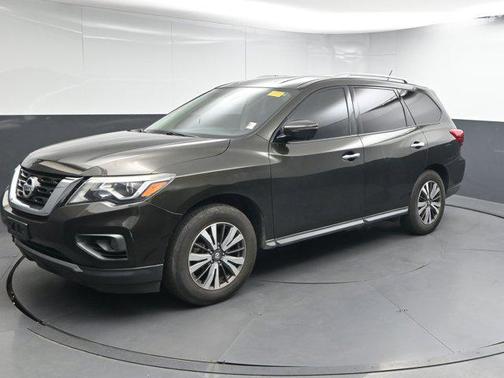 2017 Nissan Pathfinder SL