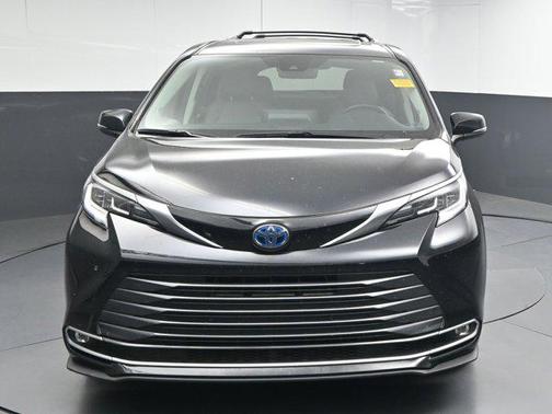 2021 Toyota Sienna Limited 7-Passenger