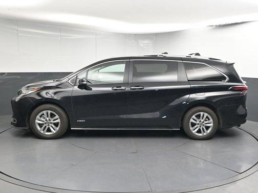 2021 Toyota Sienna Limited 7-Passenger