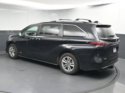 2021 Toyota Sienna Limited 7-Passenger