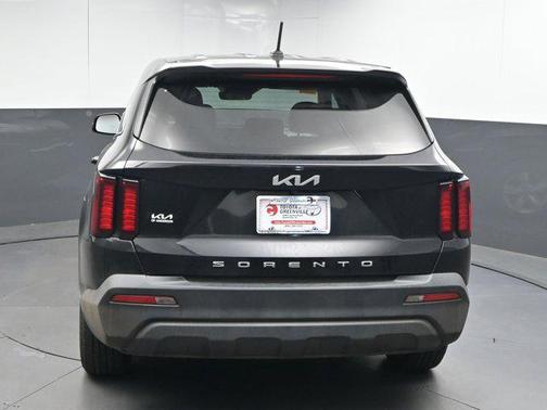 2022 Kia Sorento LX