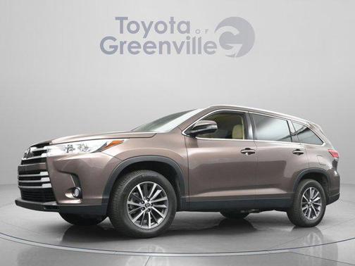 Walnut 2019 Toyota Highlander XLE