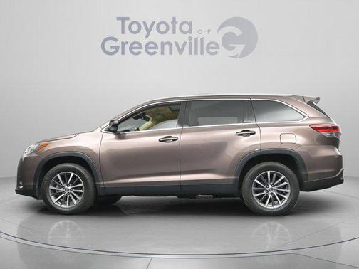 Walnut 2019 Toyota Highlander XLE