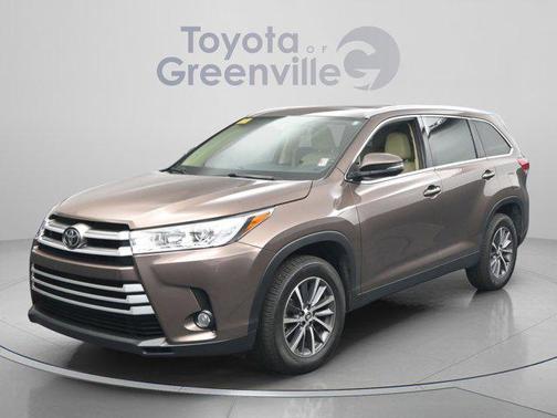 Walnut 2019 Toyota Highlander XLE