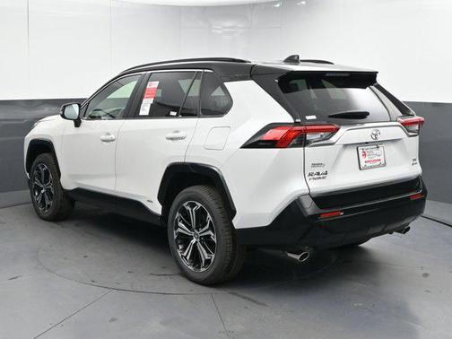 2025 Toyota RAV4 Hybrid SE