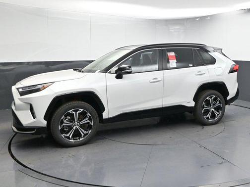 2025 Toyota RAV4 Hybrid SE