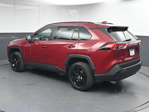 2020 Toyota RAV4 LE