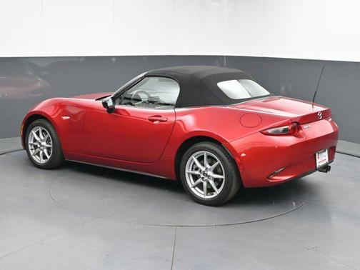 2016 Mazda MX-5 Miata Sport