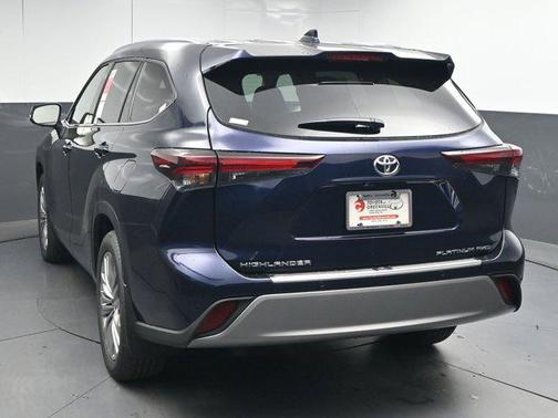 2026 Toyota Highlander Platinum