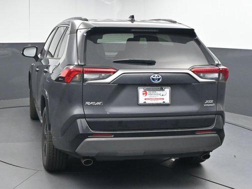 2021 Toyota RAV4 Hybrid SE
