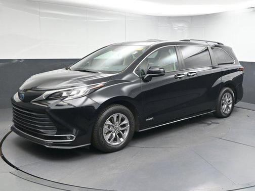 2021 Toyota Sienna XLE 7 Passenger