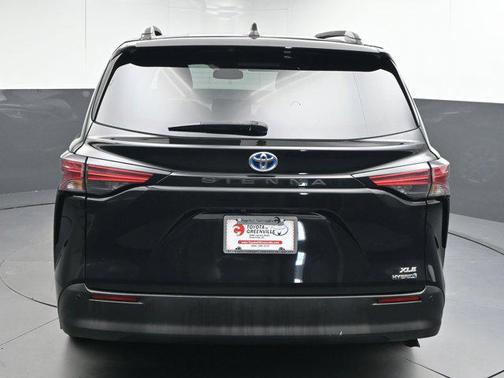 2021 Toyota Sienna XLE 7 Passenger