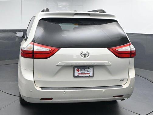 2017 Toyota Sienna L