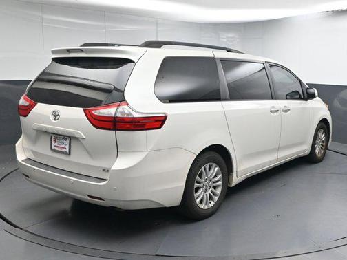 2017 Toyota Sienna L