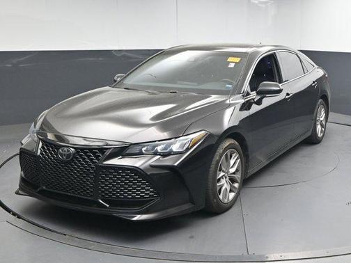 Opulent Amber 2019 Toyota Avalon XLE