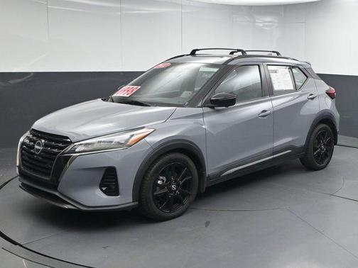 2022 Nissan Kicks SR