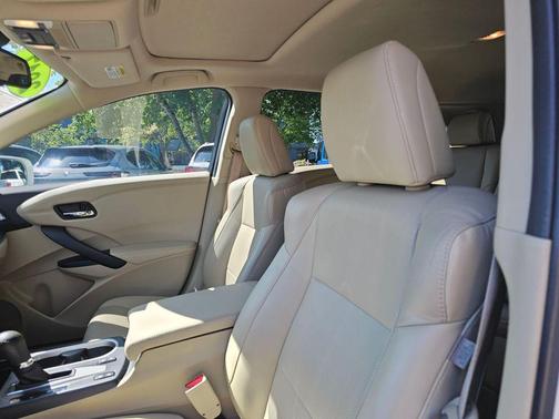 White Diamond Pearl 2017 Acura RDX Advance Package