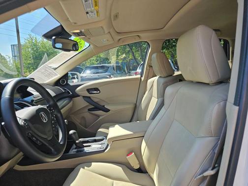 White Diamond Pearl 2017 Acura RDX Advance Package