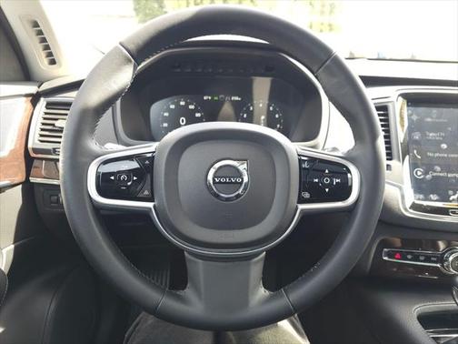 2019 Volvo XC90 T6 Momentum