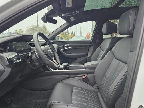 2022 Audi e-tron S Premium Plus