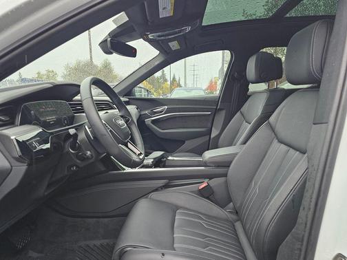 2022 Audi e-tron S Premium Plus