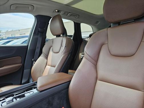 2018 Volvo XC60 T5 Momentum