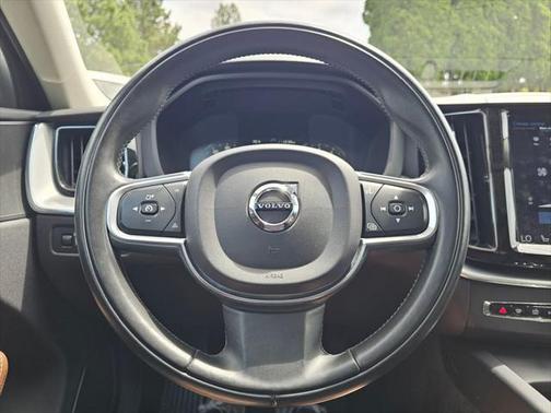 2018 Volvo XC60 T5 Momentum