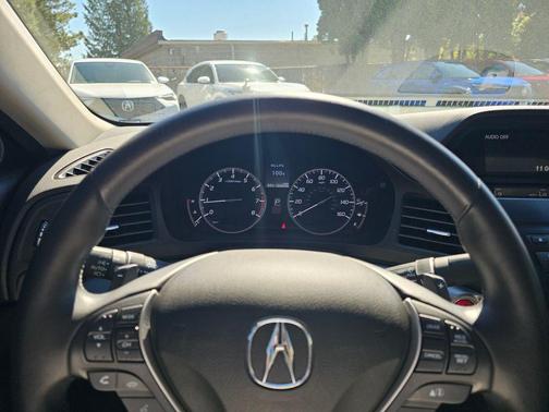 2013 Acura ILX 2.0L w/Premium Package