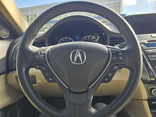 2013 Acura ILX 2.0L Technology