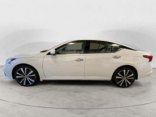 2022 Nissan Altima 2.5 Platinum