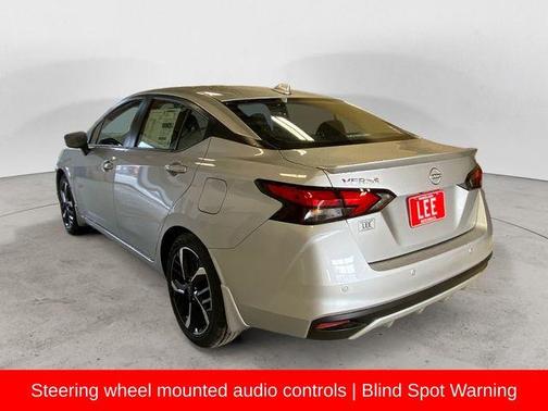 2025 Nissan Versa 1.6 SR