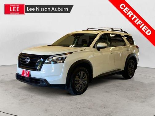 2022 Nissan Pathfinder SV